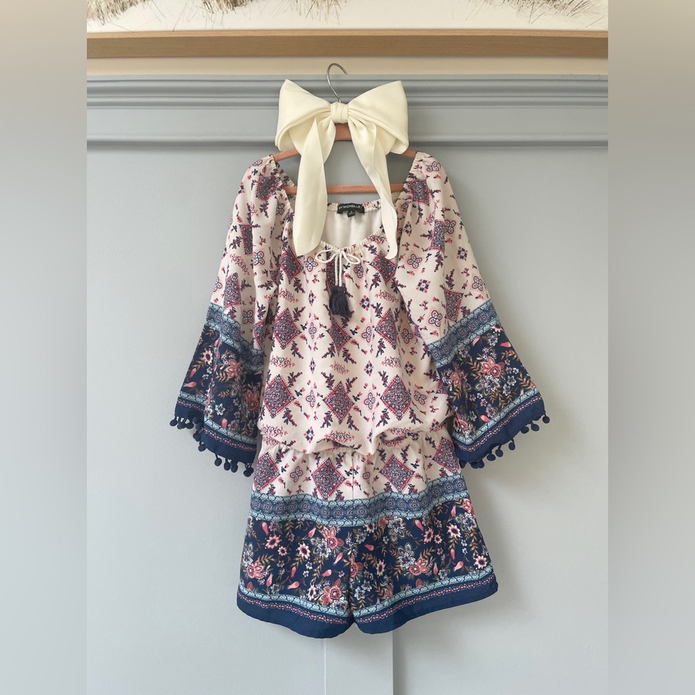 Girls Boho Jumper w/ Bell Sleeves, Poms, Wide Neckline, Bow + Tassel Detail Sz S